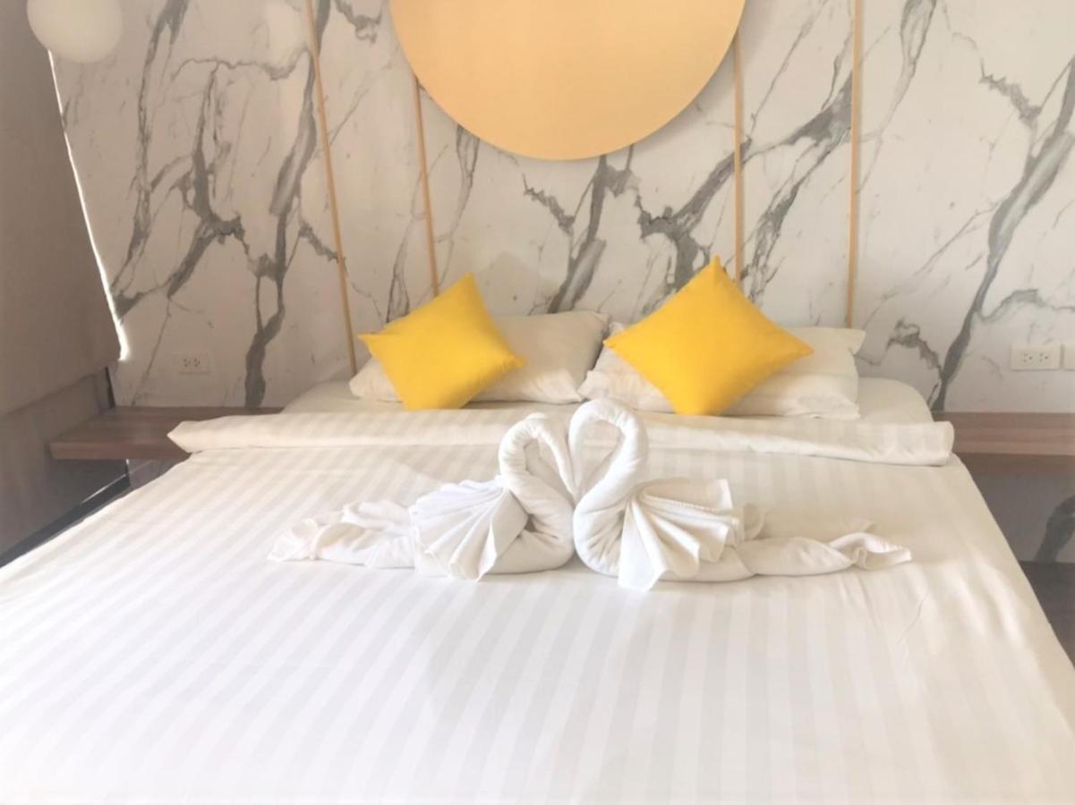 La La Moon Krabi Poshtel'N' Pool住宿加早餐旅馆 外观 照片