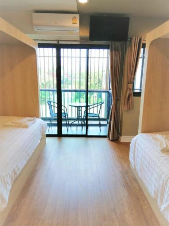 La La Moon Krabi Poshtel'N' Pool住宿加早餐旅馆 外观 照片