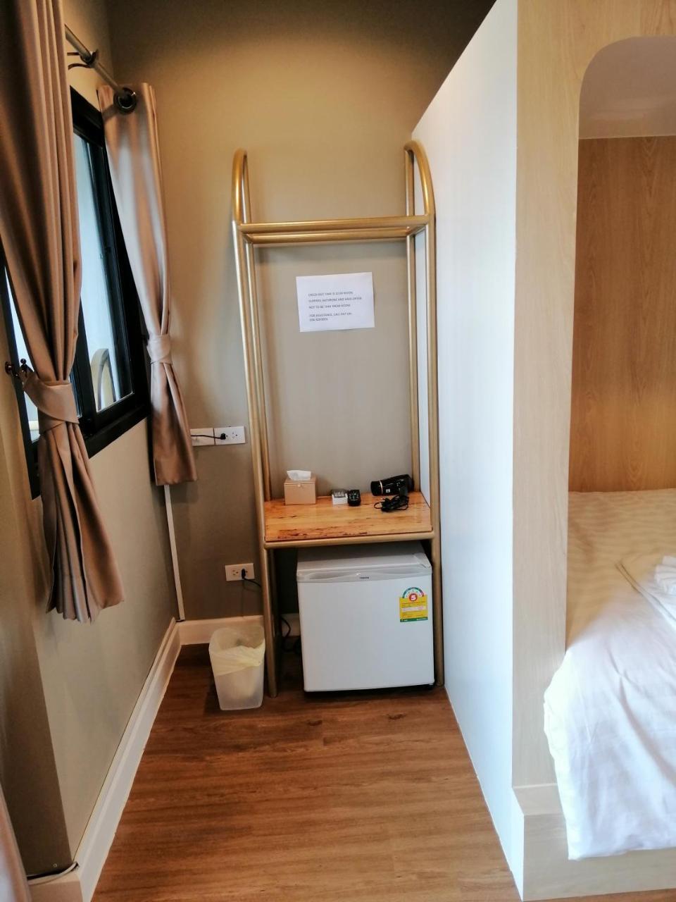 La La Moon Krabi Poshtel'N' Pool住宿加早餐旅馆 外观 照片