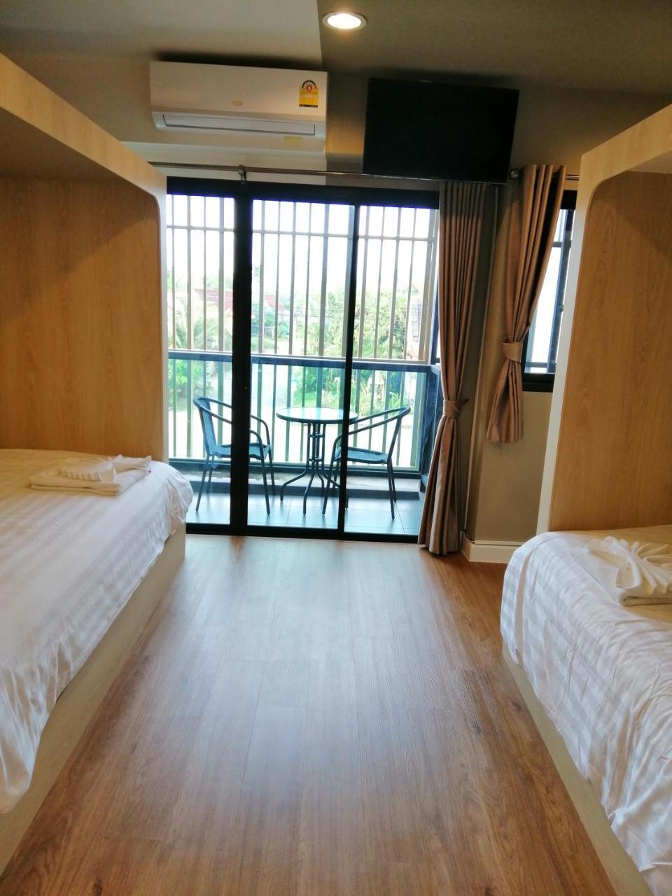 La La Moon Krabi Poshtel'N' Pool住宿加早餐旅馆 外观 照片