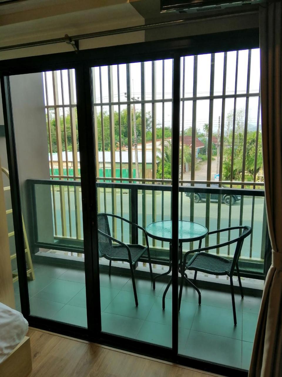 La La Moon Krabi Poshtel'N' Pool住宿加早餐旅馆 外观 照片